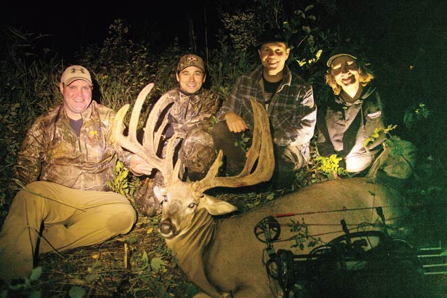 bowhunting-100-inch-whitetail