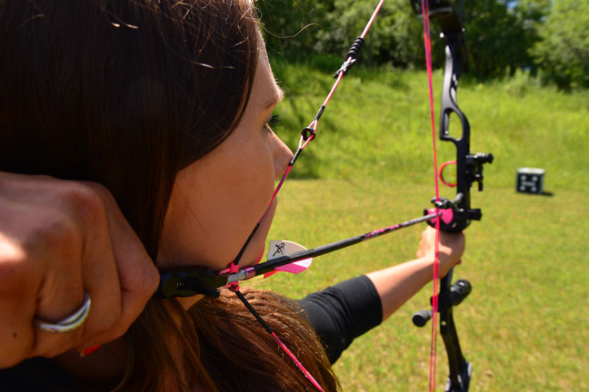 womens-bowhunting-gear-top